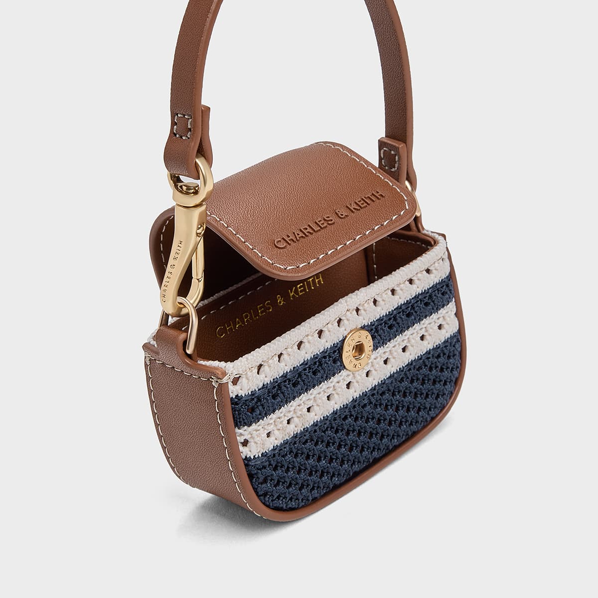 Сумка для наушников CHARLES&KEITH Тканая сумка для отпуска PU с цветовым блоком (темно-синий/белый/коричневый) мини чехлы для наушников женский - изображение 5