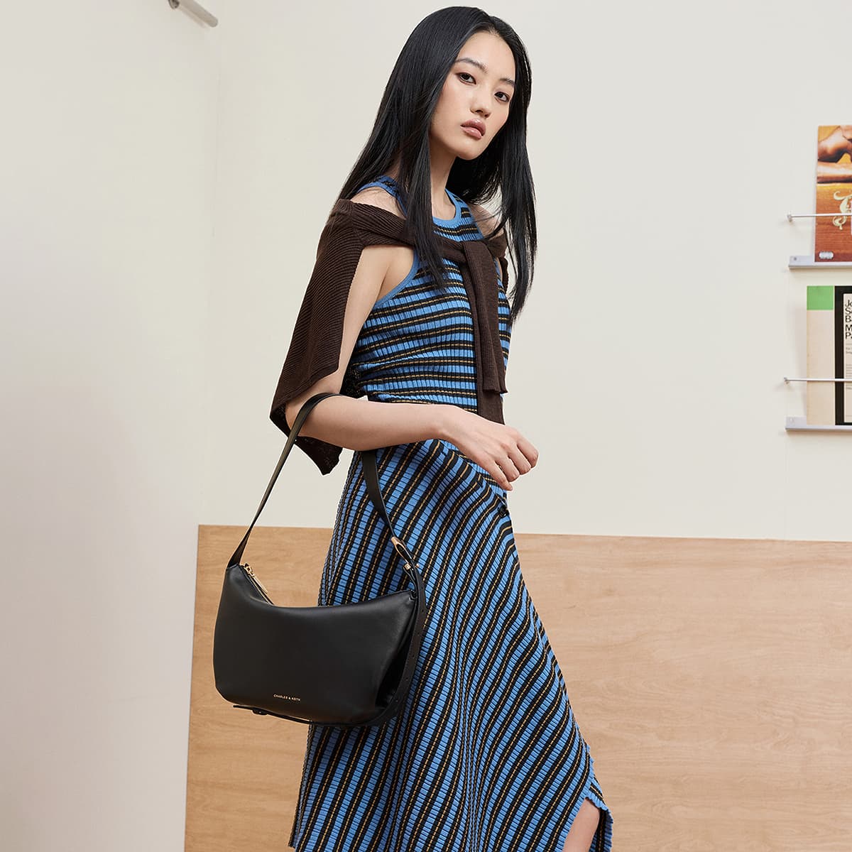 Сумка через плечо CHARLES KEITH Переработанная кожа Через плечо Сумка на плечо Средний Женские Черный - изображение 4