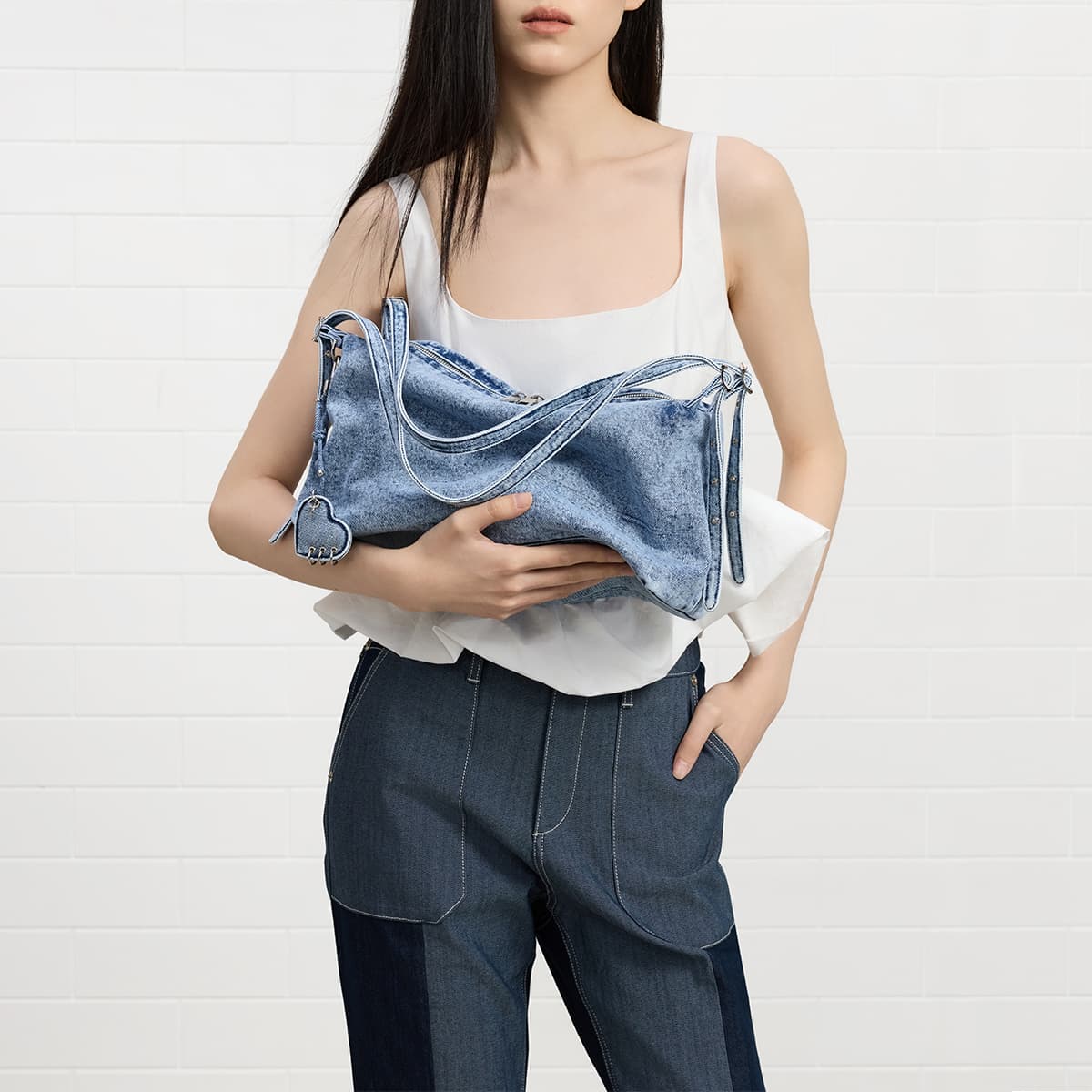 Мини-сумка CHARLES&KEITH Сумка Через Плечо Средний Размер Однотонный Деним Коллекция Лето 26 - изображение 4