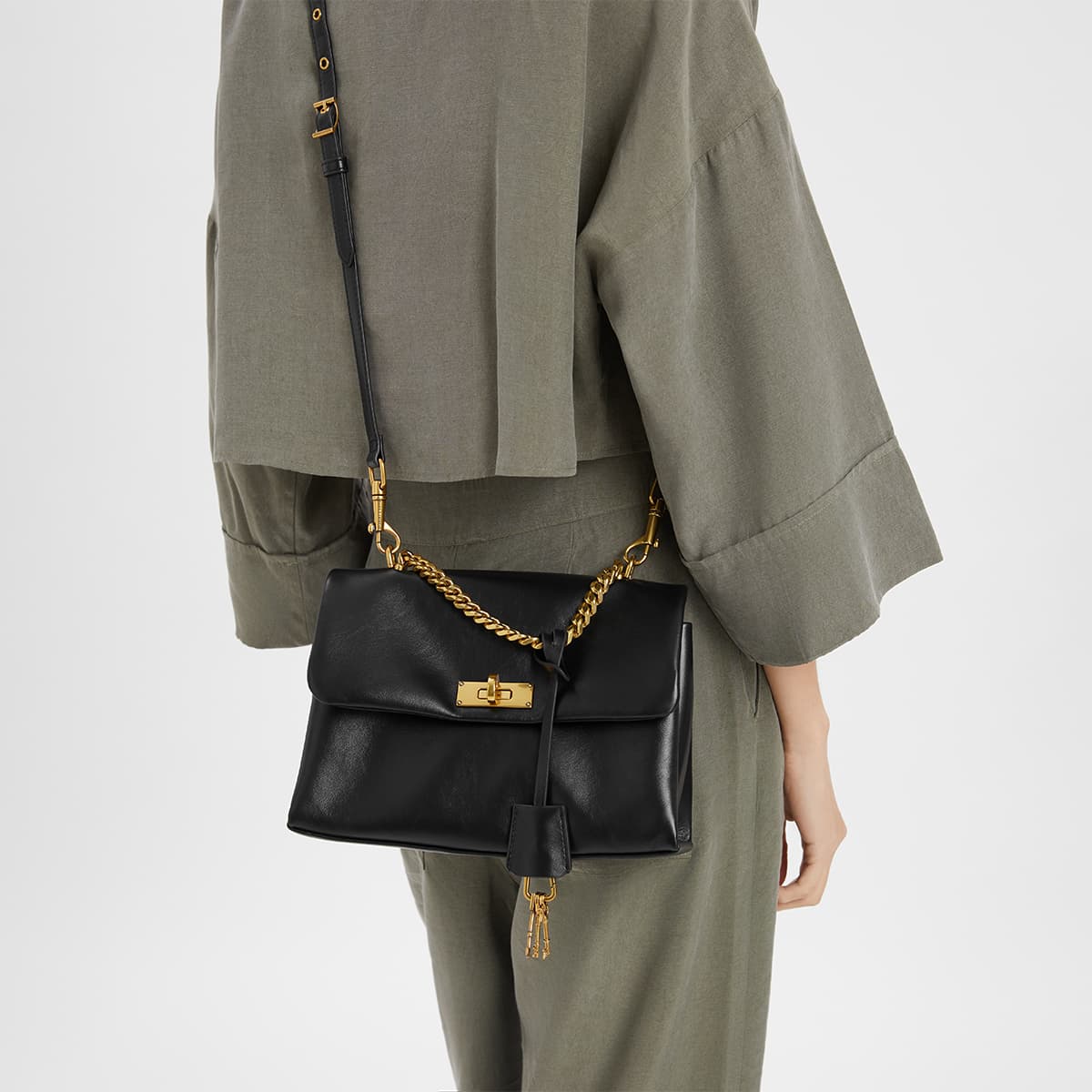 Сумка CHARLES KEITH ПУ (полиуретан) Сумки Средний Женские Черный Молочный Белый Фуксия - изображение 4