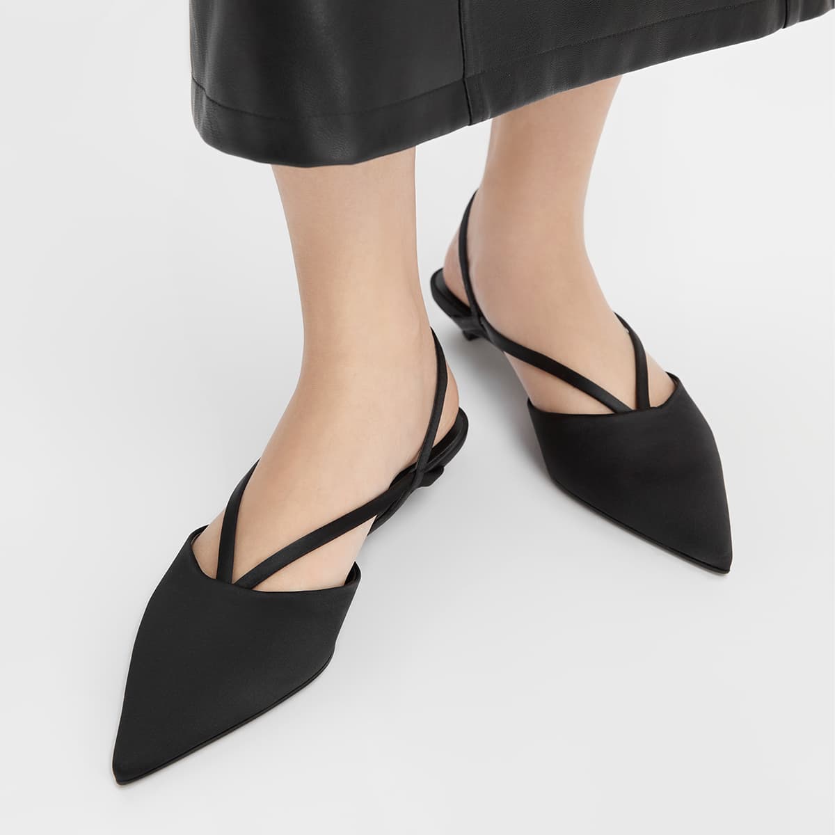 Шлёпанцы CHARLES KEITH Маленький Ck ПУ (полиуретан) Текстиль One Шнуровка Сандалии 2,5 см Женские - изображение 6