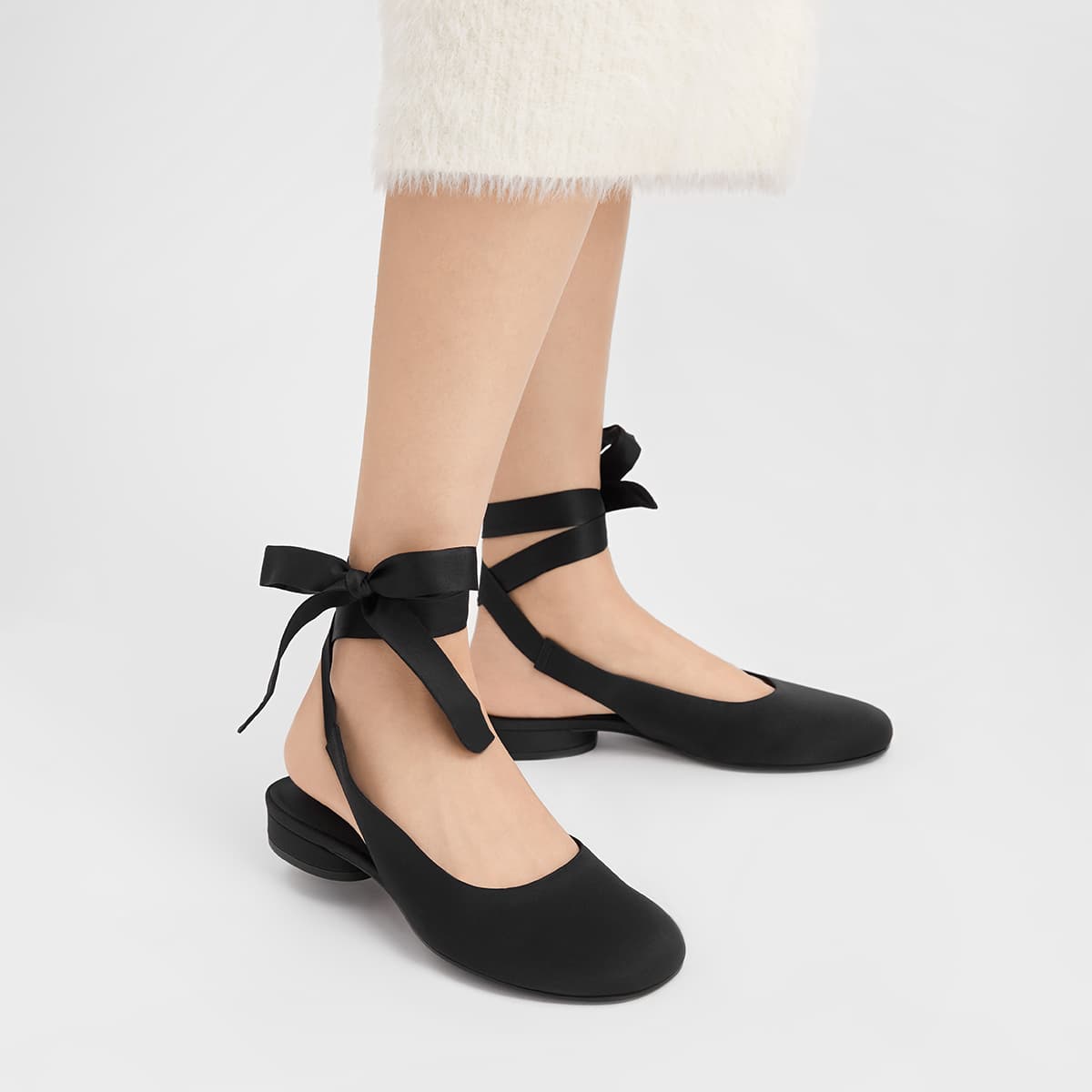 Тапочки CHARLES&KEITH Женские повседневные туфли-балетки с перекрестным ремешком, круглый носок, плоская подошва, 2 см - изображение 4