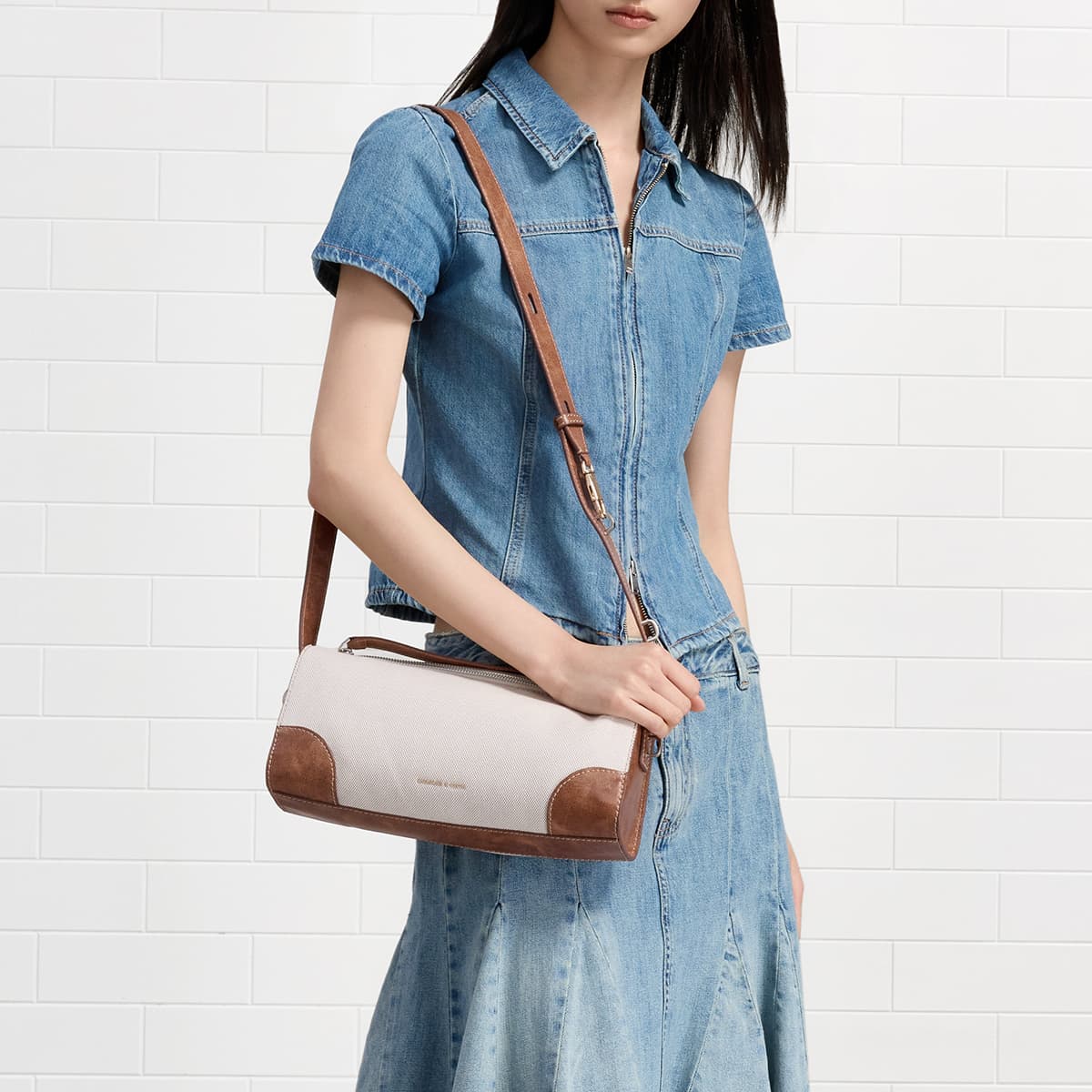 Сумка через плечо CHARLES KEITH ПУ (полиуретан) Текстиль Смешанный Одно Плечо Подмышка Сумка через плечо Маленькая Женская - изображение 6