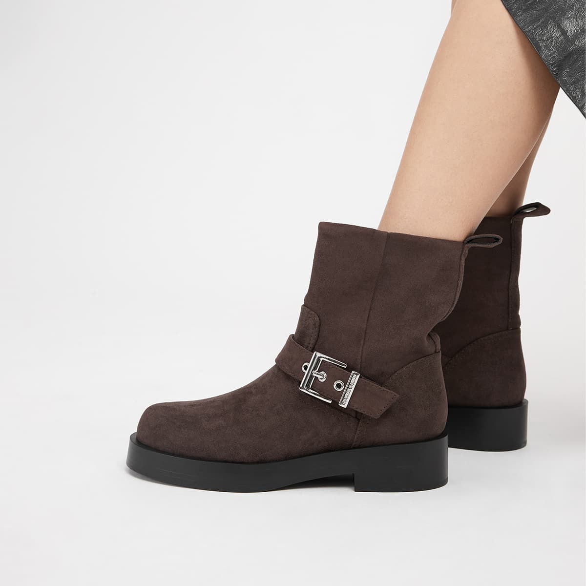 Сапоги CHARLES&KEITH PU ботильоны с металлической пряжкой и круглым носком, каблук 4 см, женские, многоцветные - изображение 12