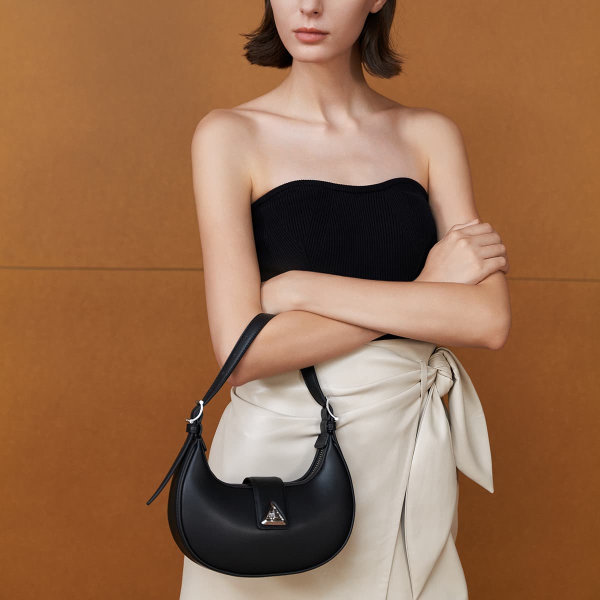 Мини-сумка Charles & Keith Crescent Bag - изображение 4