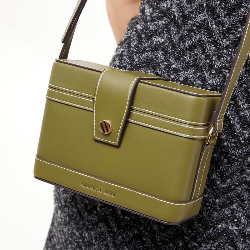 Сумка через плечо CHARLES&KEITH Quilted Crossbody Bag - изображение 4
