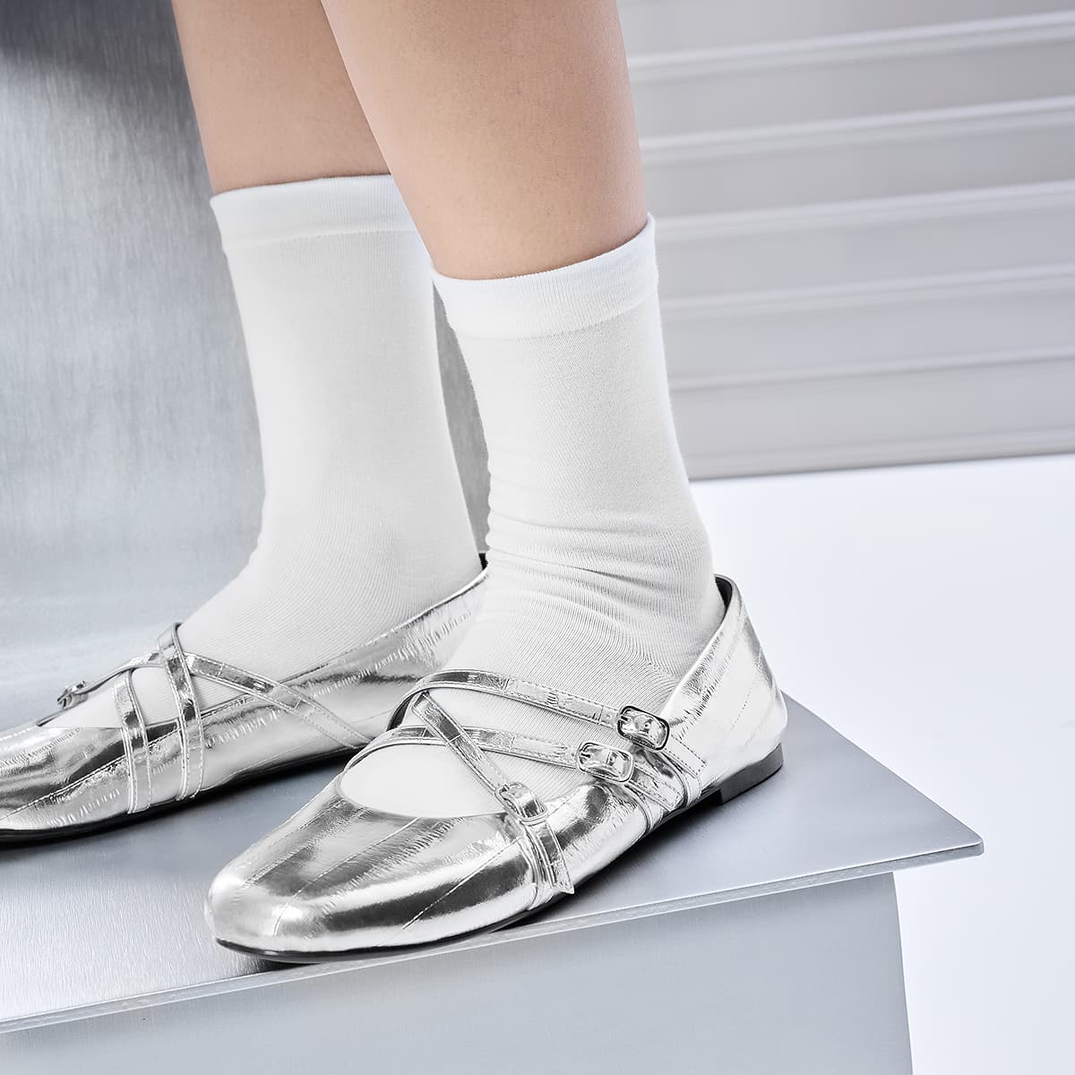 CHARLES&KEITH PU балетки на плоской подошве 0,8 см с перекрещивающимися ремешками Туфли Мэри Джейн женские - изображение 4