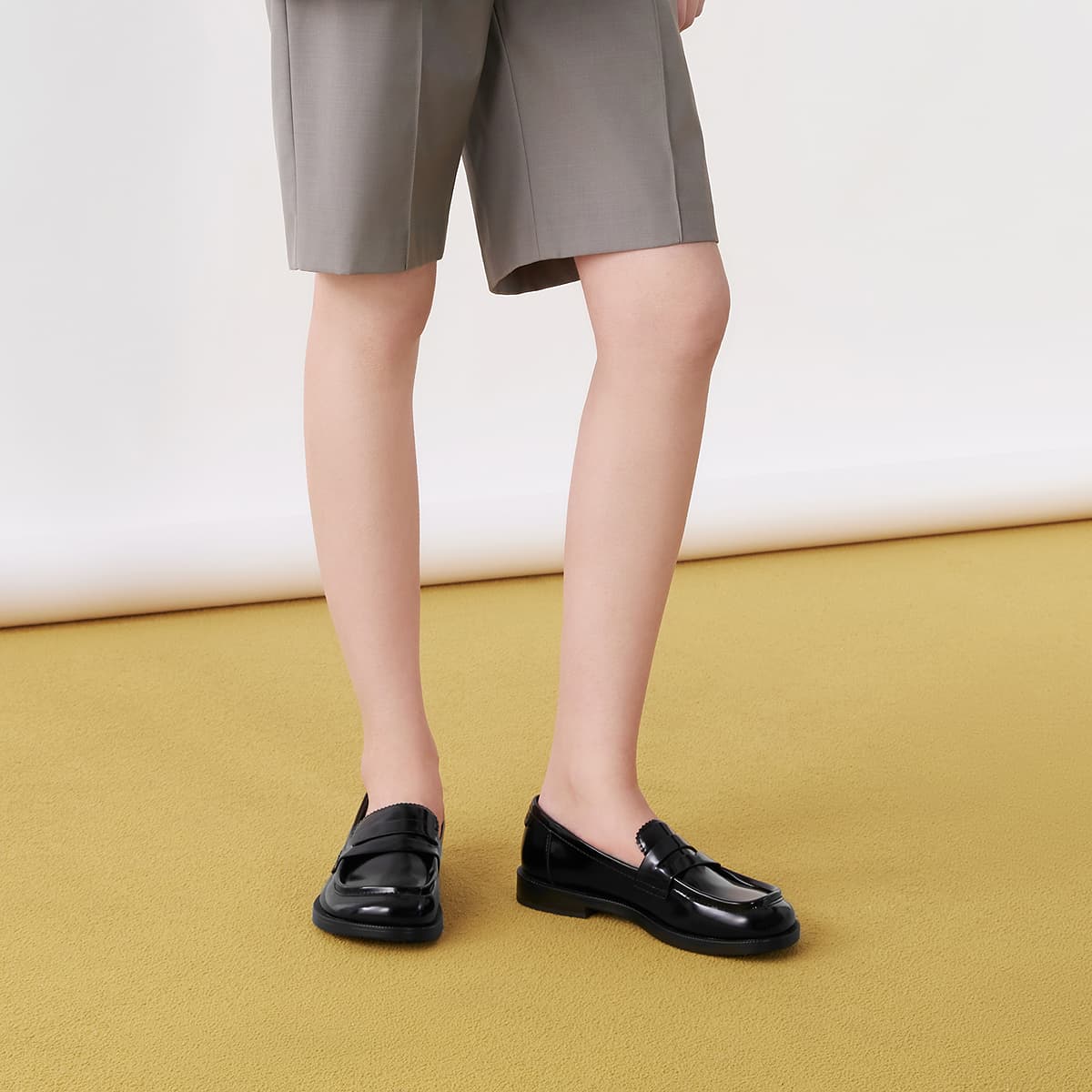Лоферы CHARLES&KEITH Лоферы из PU с круглым носком на плоской подошве 2,5 см женские - изображение 5