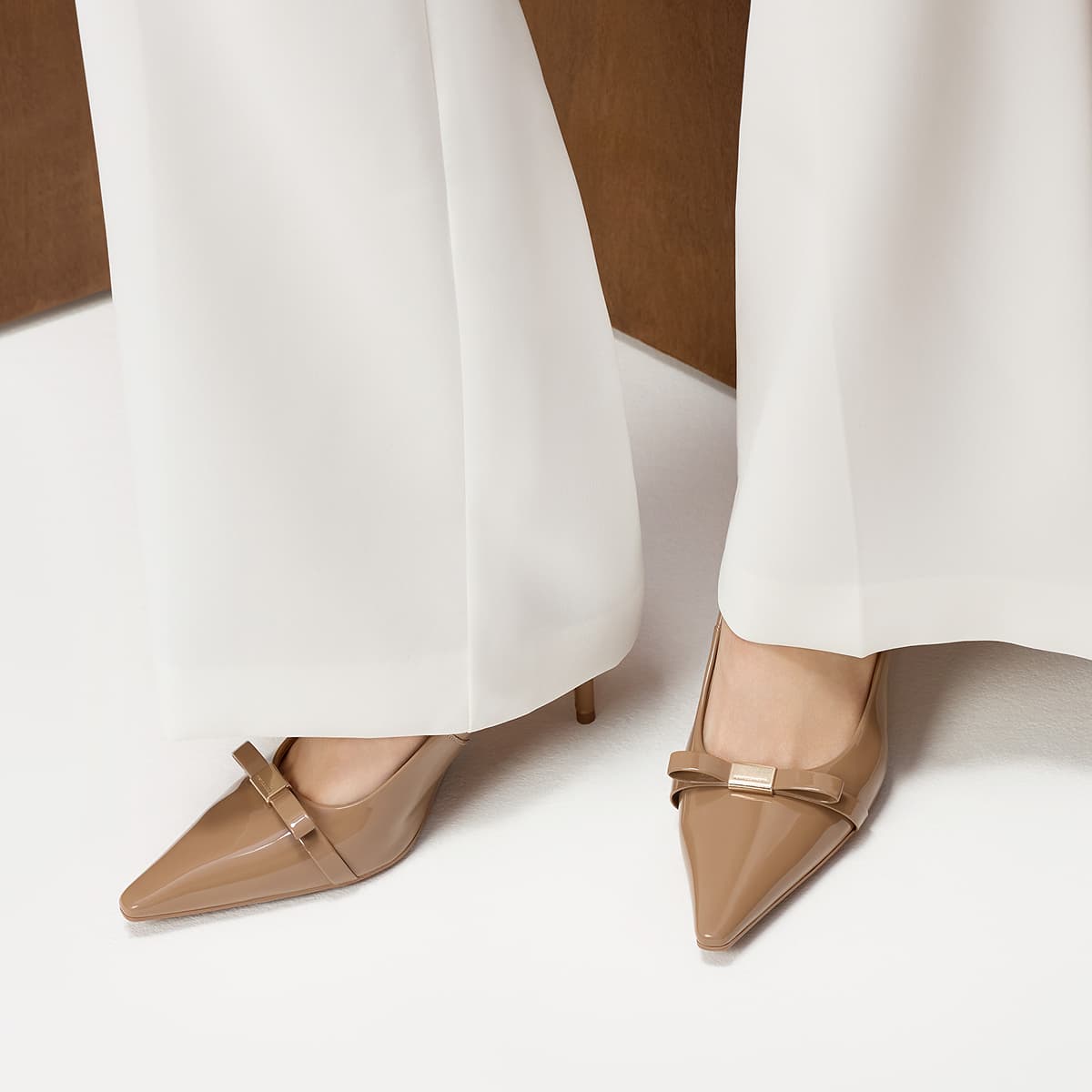 Туфли CHARLES&KEITH Женские туфли на узком каблуке 6,7 см с заостренным носком и бантом из PU - изображение 4
