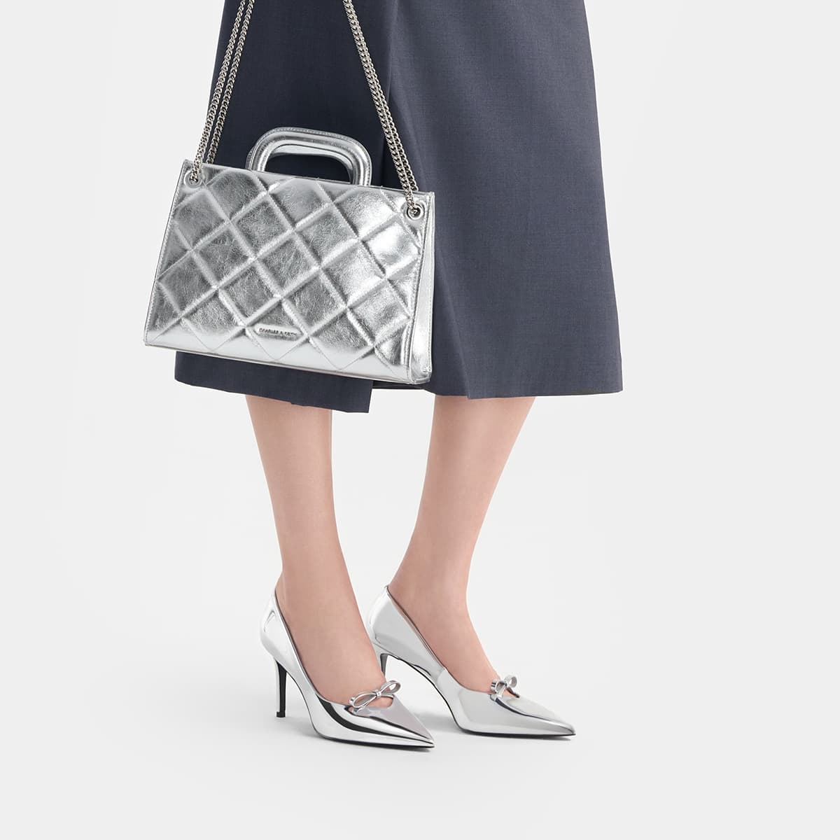 Туфли CHARLES&KEITH Блестящие туфли с бантом и заостренным носком на узком каблуке 8,2 см для вечеринок и свадеб - изображение 3