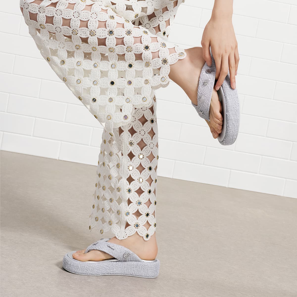 Шлёпанцы CHARLES&KEITH Летняя Морская Коллекция Толстая Подошва 4 См Стринг Сандалии С Композитной Подошвой Женские - изображение 4