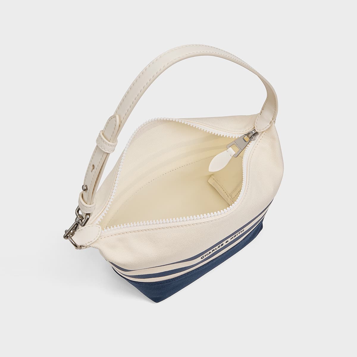 Мини-сумка CHARLES&KEITH Полосатая сумка через плечо малого размера в морском стиле из ткани бежевый & синий - изображение 4