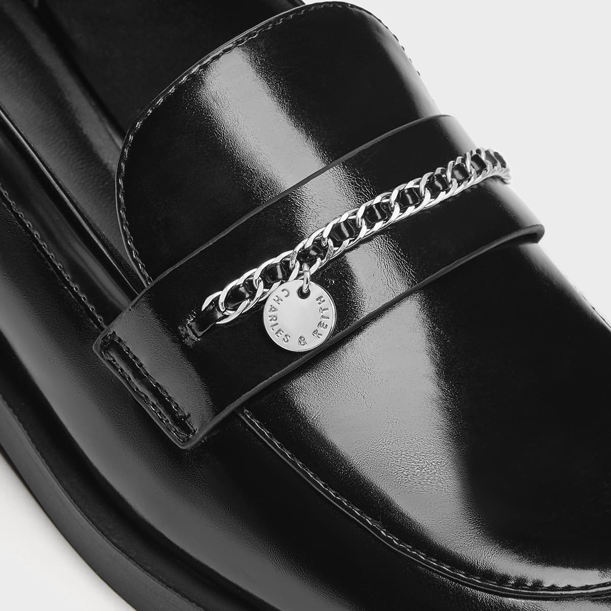 Лоферы CHARLES&KEITH PU Лоферы без подкладки с металлической отделкой Британский стиль Плоская подошва 2,5 см Женский Черный - изображение 4