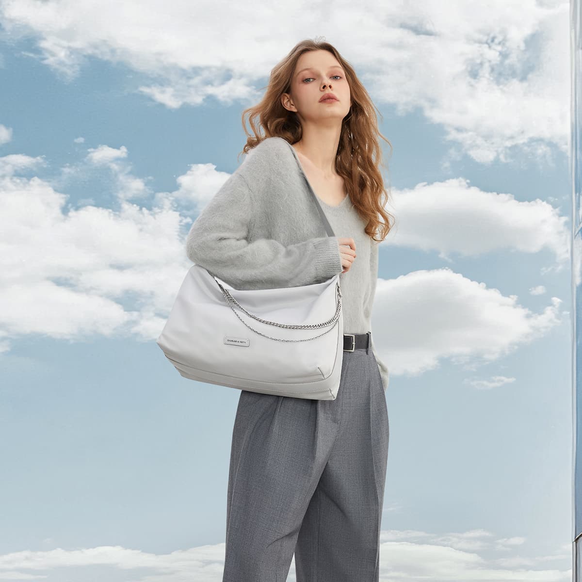 Сумка через плечо CHARLES&KEITH Сумка-тоут из нейлона с цепочкой, большое основное отделение, комбинированная ткань PU, через плечо, экстра большой, женская, черный/светло-серый - изображение 4