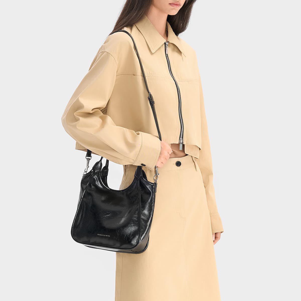 Сумка CHARLES&KEITH Минималистичная сумка-тоут PU маленький размер женский черный/темно-бордовый - изображение 5