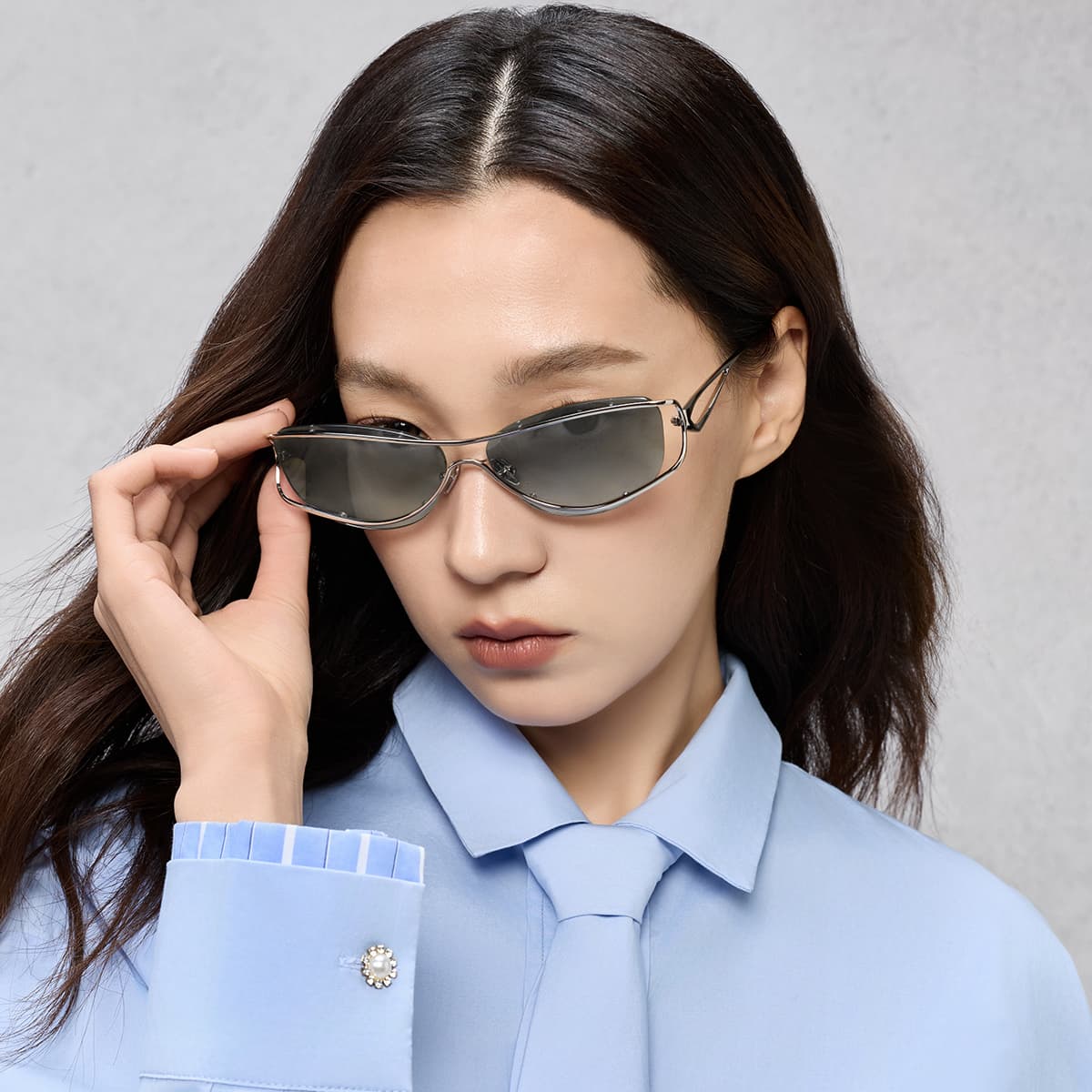 Солнцезащитные очки CHARLES&KEITH Солнцезащитные очки авиатор без оправы из нержавеющей стали, серебро/светлое золото - изображение 7