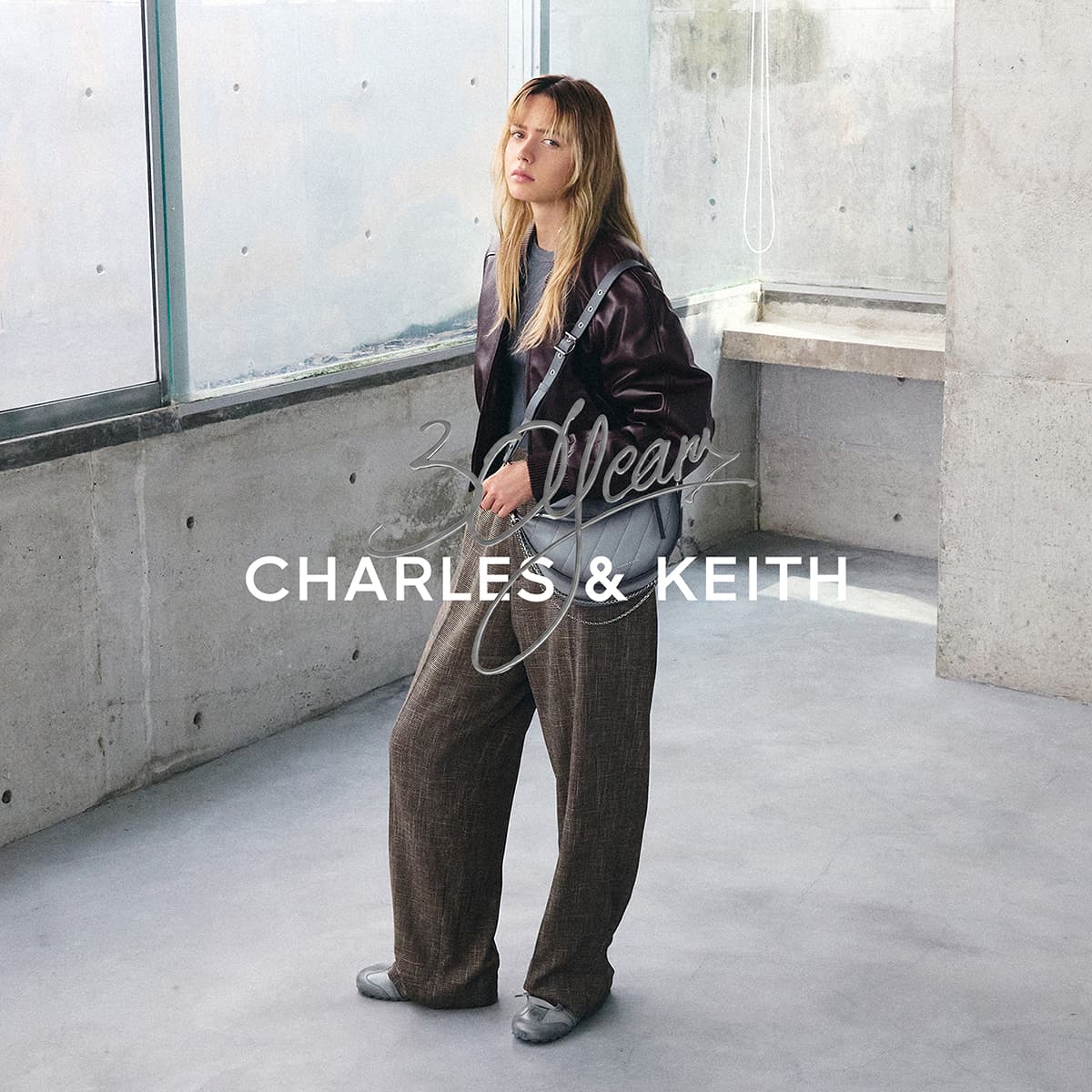 Мини-сумка CHARLES KEITH Сумка через плечо Серого цвета (включен шарм) Женская - изображение 6