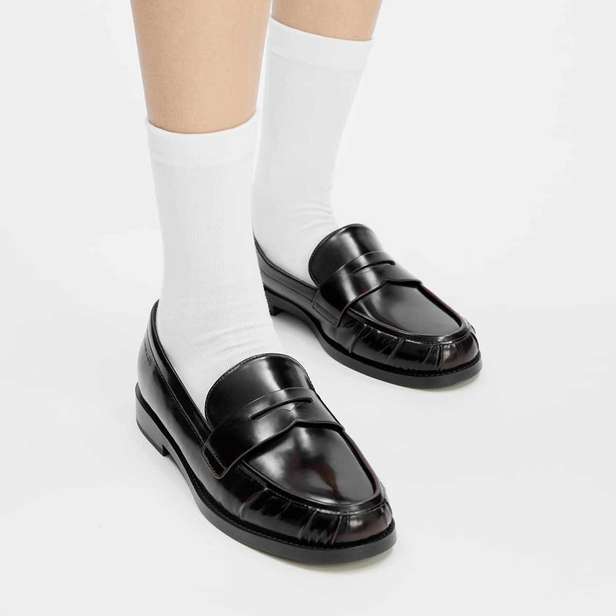 Лоферы CHARLES&KEITH Лоферы из искусственной кожи PU в деловом повседневном стиле с плоской подошвой 2,2 см, женские, Black Box/Бордовый - изображение 9