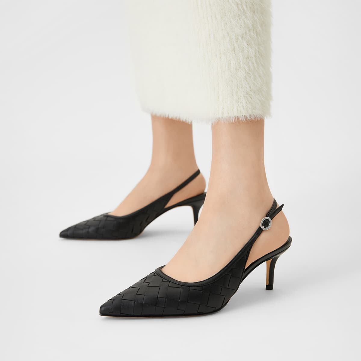 Шлёпанцы CHARLES&KEITH PU Деловой повседневный стиль Ручное плетение Заостренный носок Закрытый носок Высокий каблук Сандалии 6,3 см Женские - изображение 5