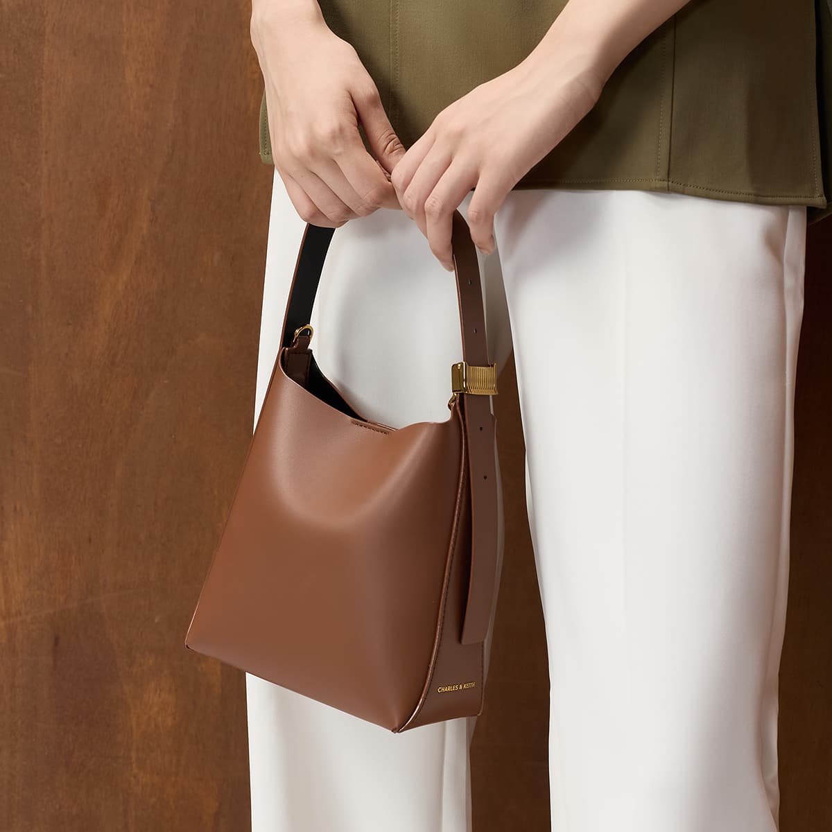 Мини-сумка CHARLES KEITH ПУ (полиуретан) Сумка-ведро Сумки Маленький Женские Многоцветный - изображение 4