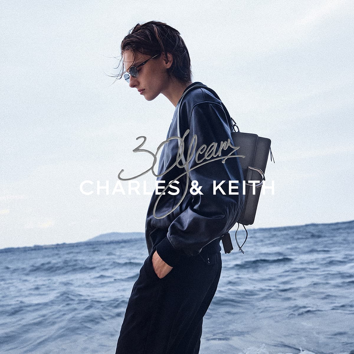 Мини-сумка CHARLES KEITH Сумка через плечо Серого цвета (включая аксессуары) Женская - изображение 7