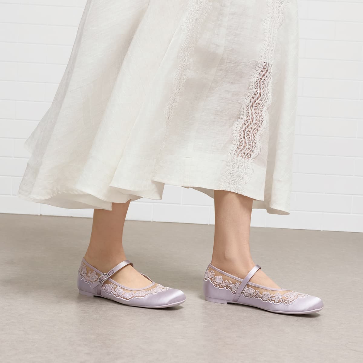 CHARLES&KEITH Летние туфли Мэри Джейн с кружевной вышивкой на плоской подошве 0,9 см женские - изображение 4