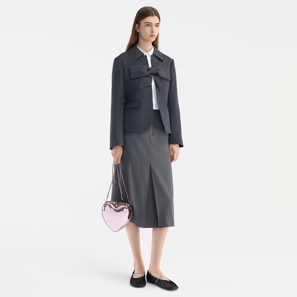 Тапочки CHARLES&KEITH Женские повседневные туфли балетки с цепочкой из сатина с оборками на плоской подошве 0,9 см - изображение 4