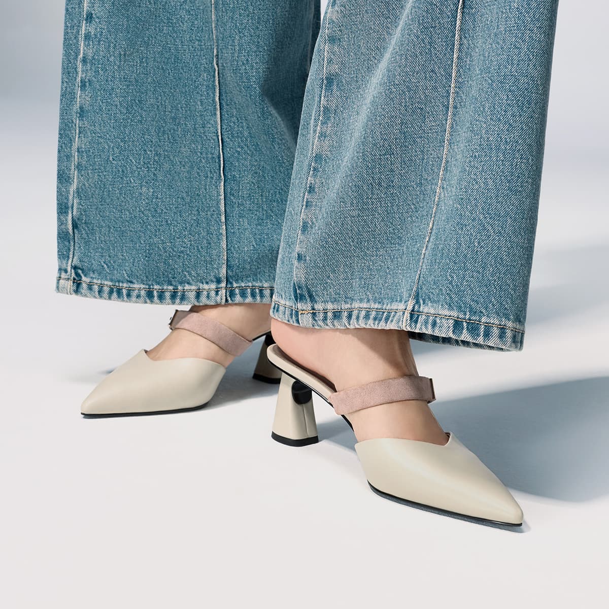 Сандалии CHARLES&KEITH Сандалии-мулы с ремешком, заостренный носок, низкий каблук 6,5 см, композитная подошва, женские - изображение 4