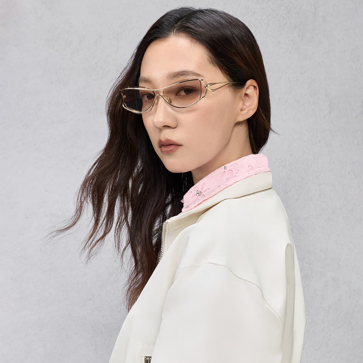 Солнцезащитные очки CHARLES&KEITH Солнцезащитные очки авиатор без оправы из нержавеющей стали, серебро/светлое золото - изображение 9
