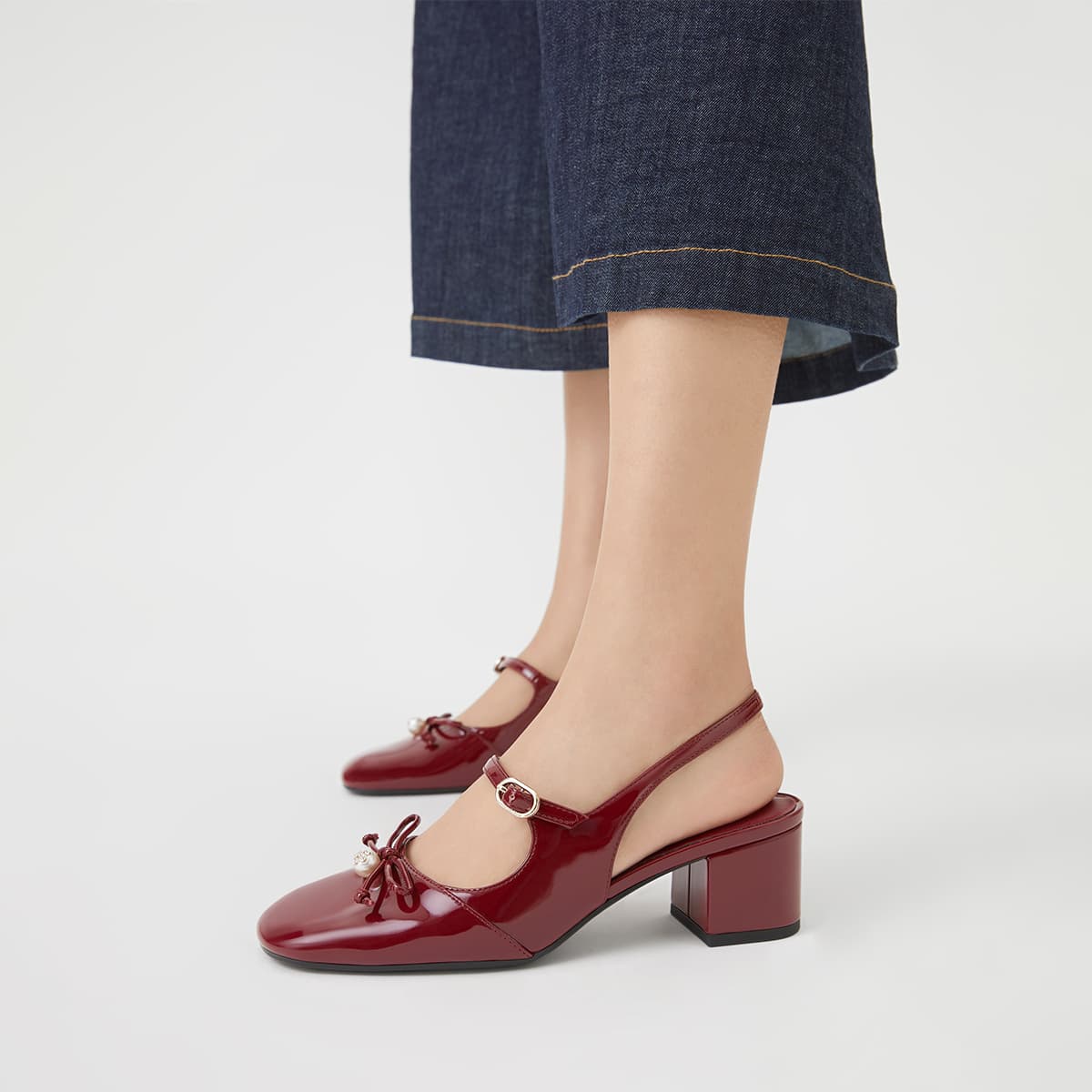CHARLES&KEITH PU сандалии с бантом и искусственной жемчужиной на грубом каблуке 5,1 см - изображение 4