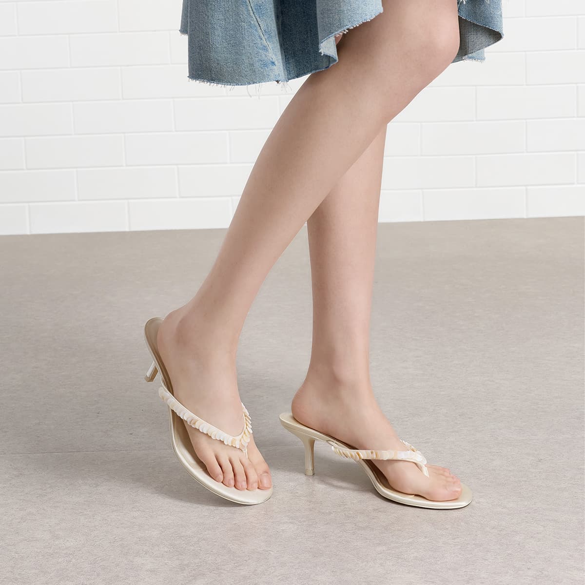 Шлёпанцы CHARLES&KEITH Летние блестки стринг высокий каблук (6,2 см) композитная подошва шлепанцы женский - изображение 10