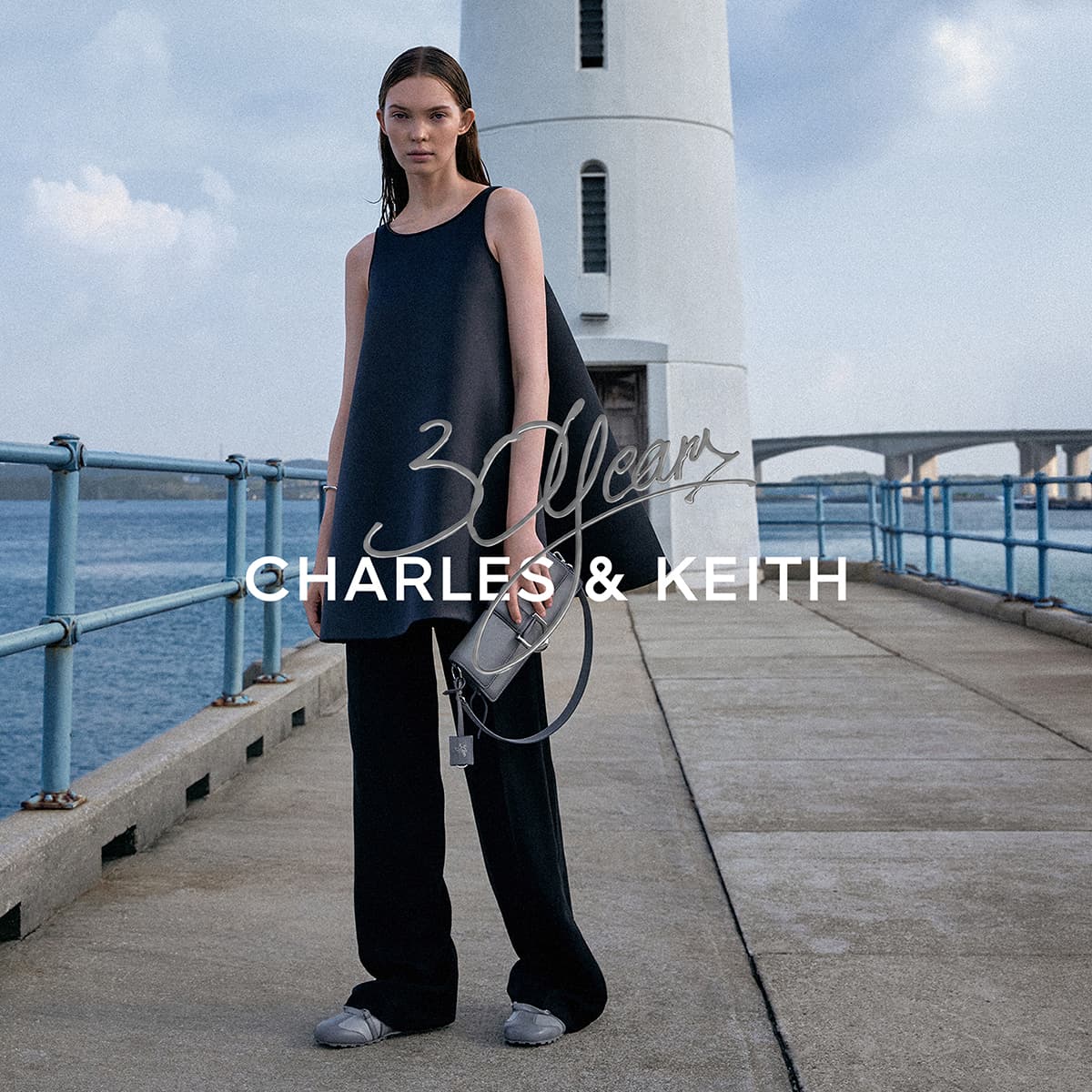 Мини-сумка CHARLES KEITH Сумка через плечо Серого цвета (включая аксессуары) Женская - изображение 5