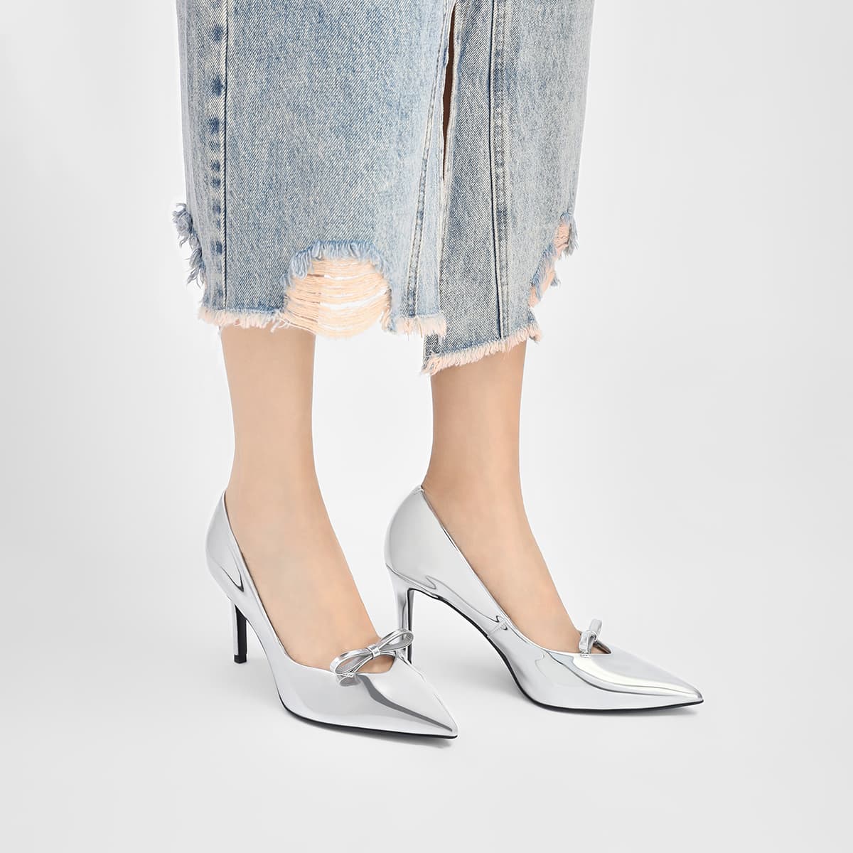 Туфли CHARLES&KEITH Блестящие туфли с бантом и заостренным носком на узком каблуке 8,2 см для вечеринок и свадеб - изображение 4