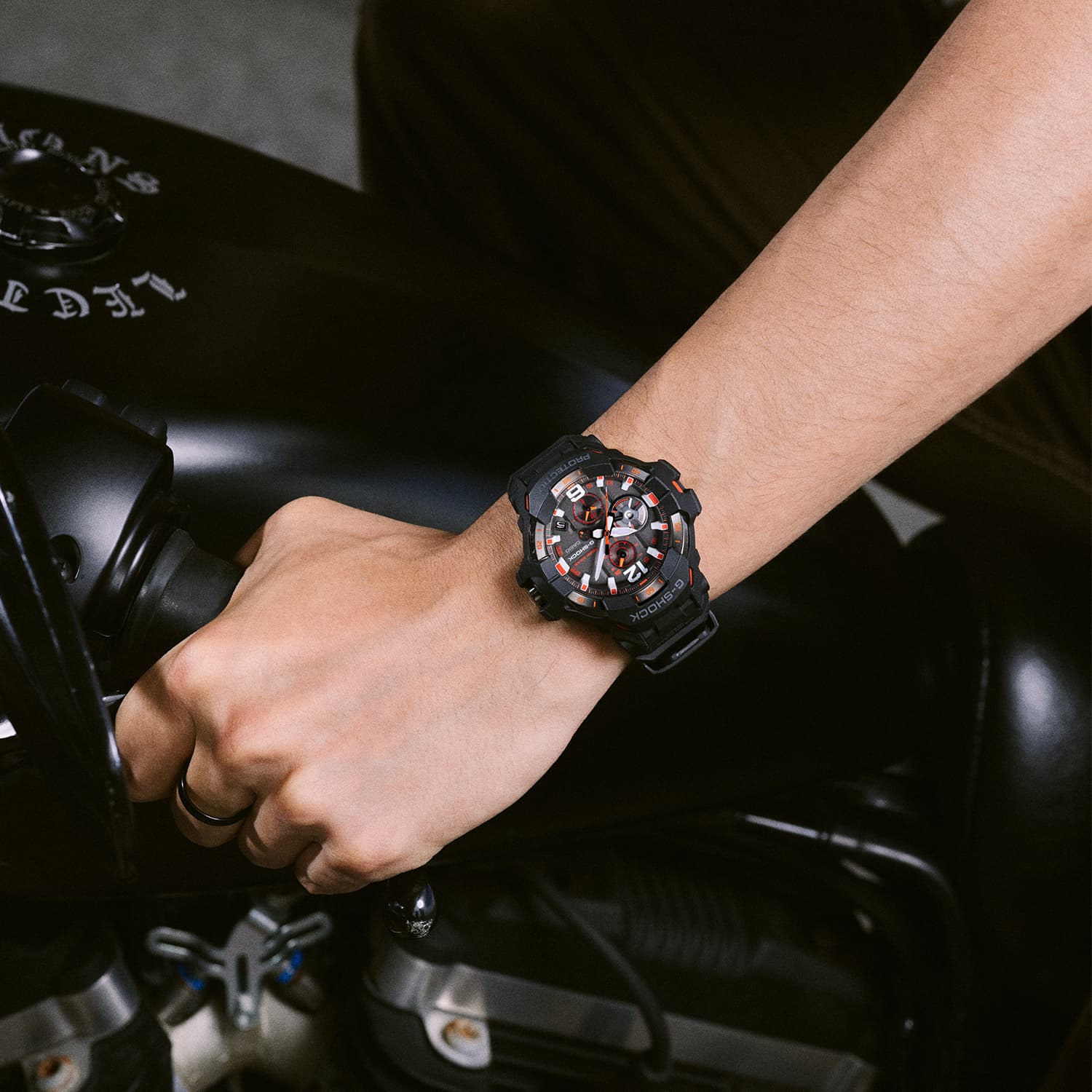 Часы Casio G-Shock GR-B300-1A4 - изображение 3