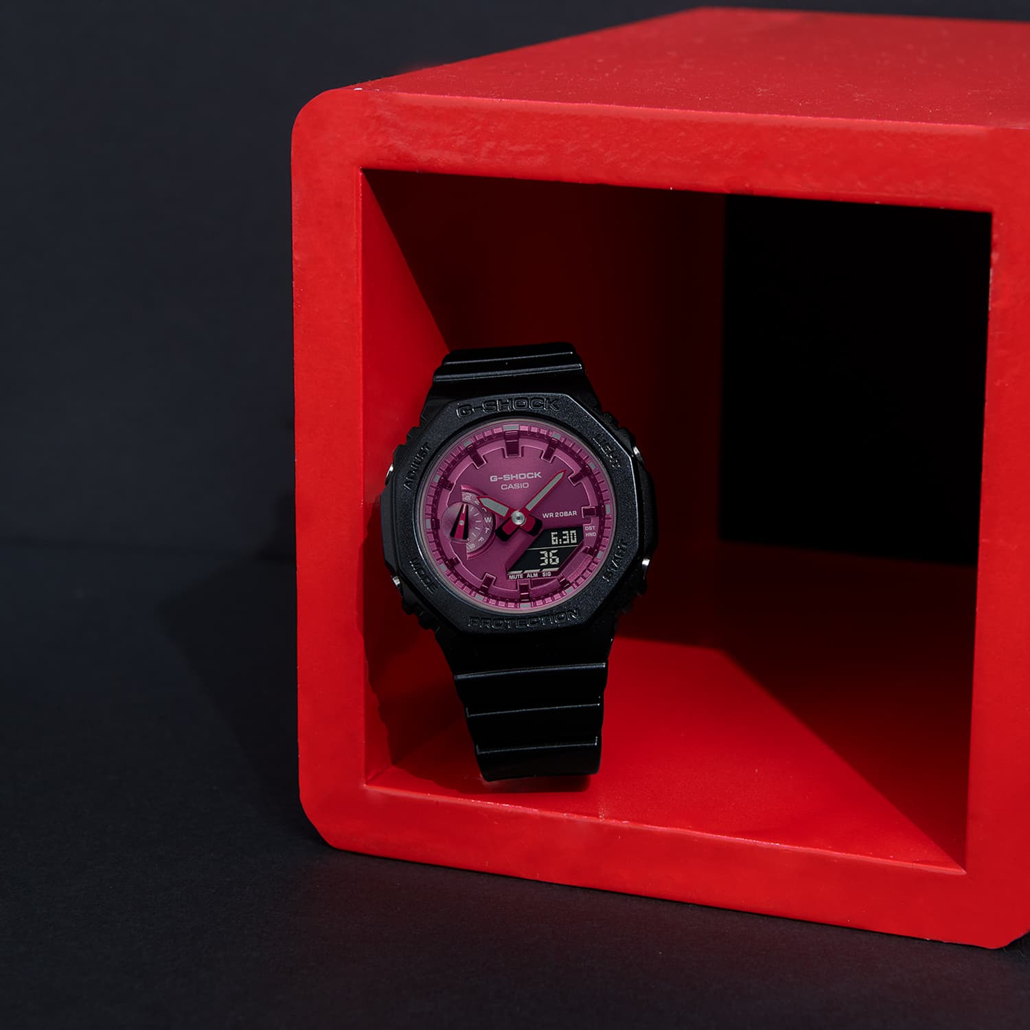Часы CASIO200 46.2*42.9*11.2mm GMA-S2100RB-1APR - изображение 6