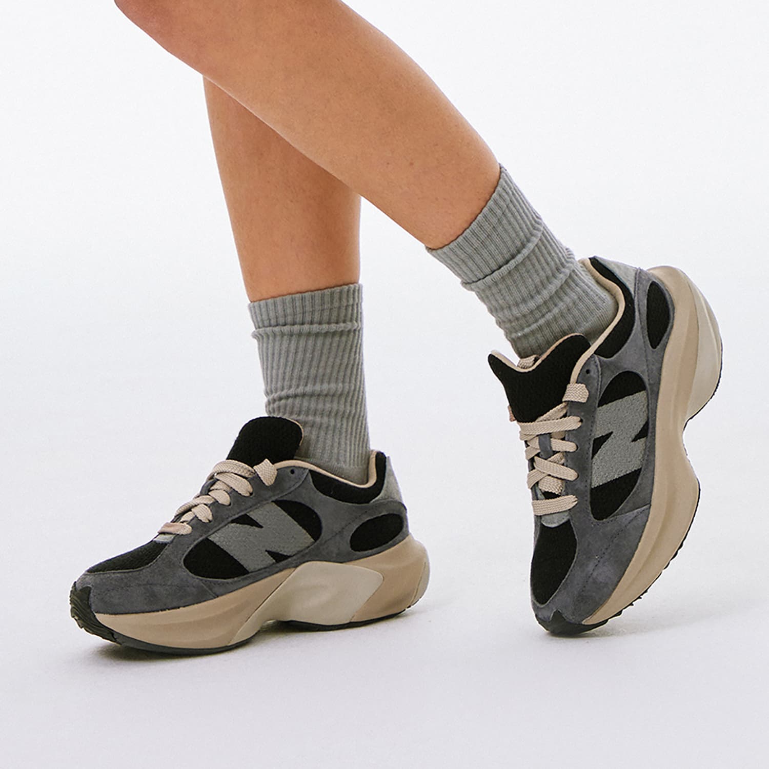 Кроссовки для бега New Balance Warped Runner Quiet Grey - изображение 10