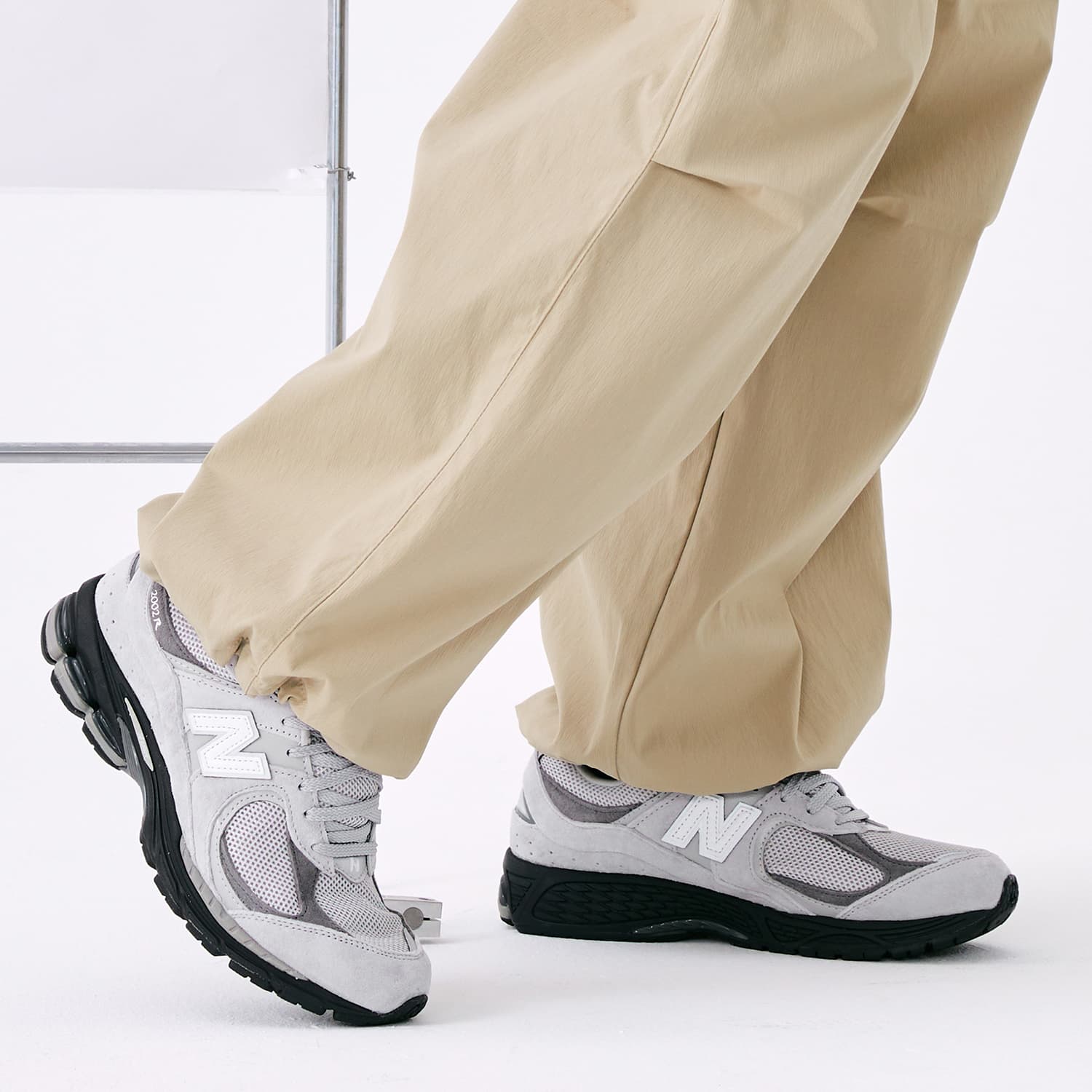Кроссовки для бега New Balance 2002R Grey - изображение 6