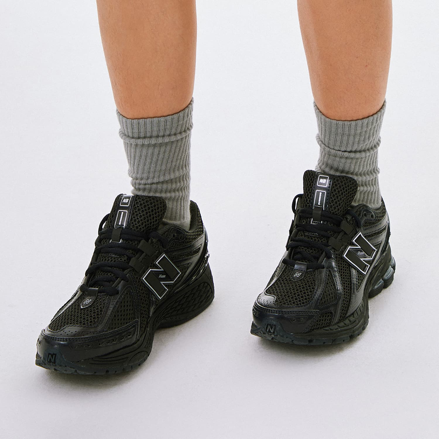 Кроссовки для бега New Balance 1906R Black - изображение 9