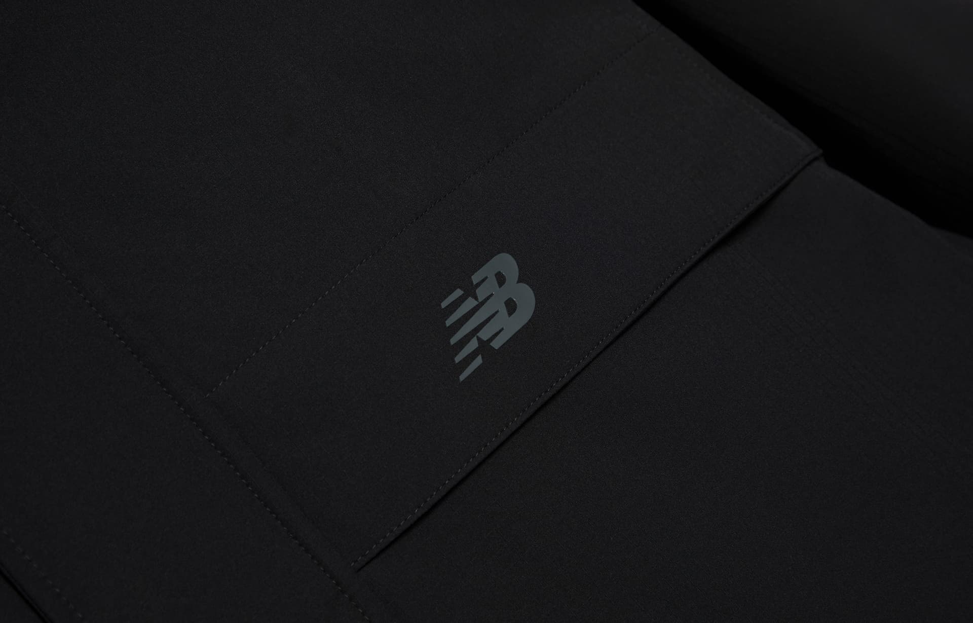 Куртка new balance Куртка Унисекс Черный - изображение 3