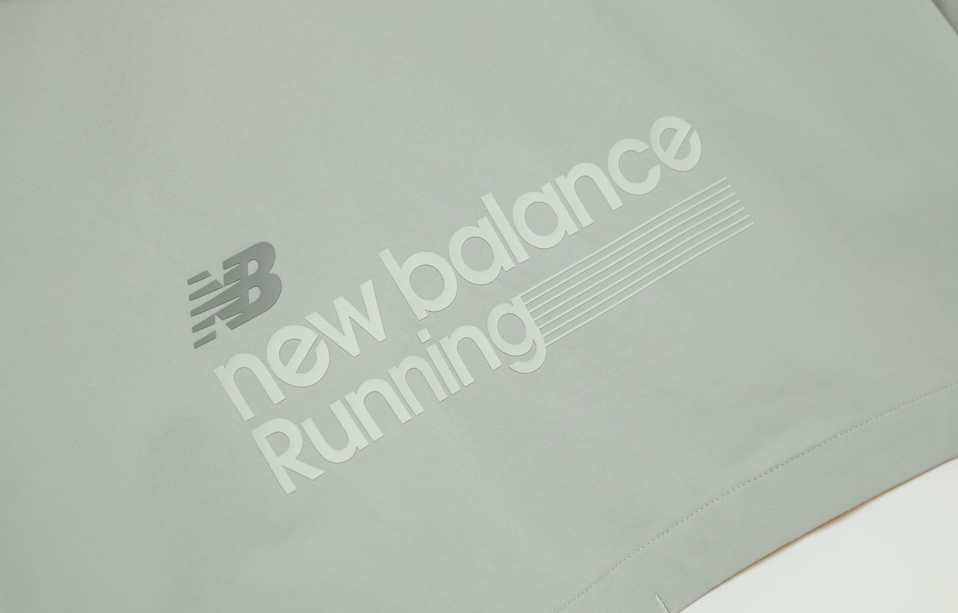Куртка New Balance Беговая куртка женская цвет слоновая кость - изображение 3