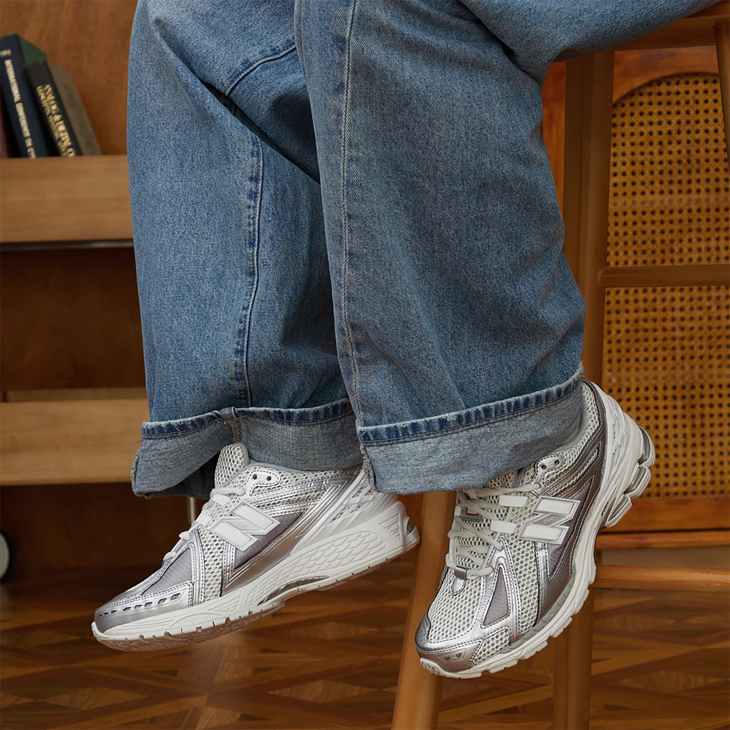 Кроссовки для бега New Balance 1906R Silver White - изображение 10