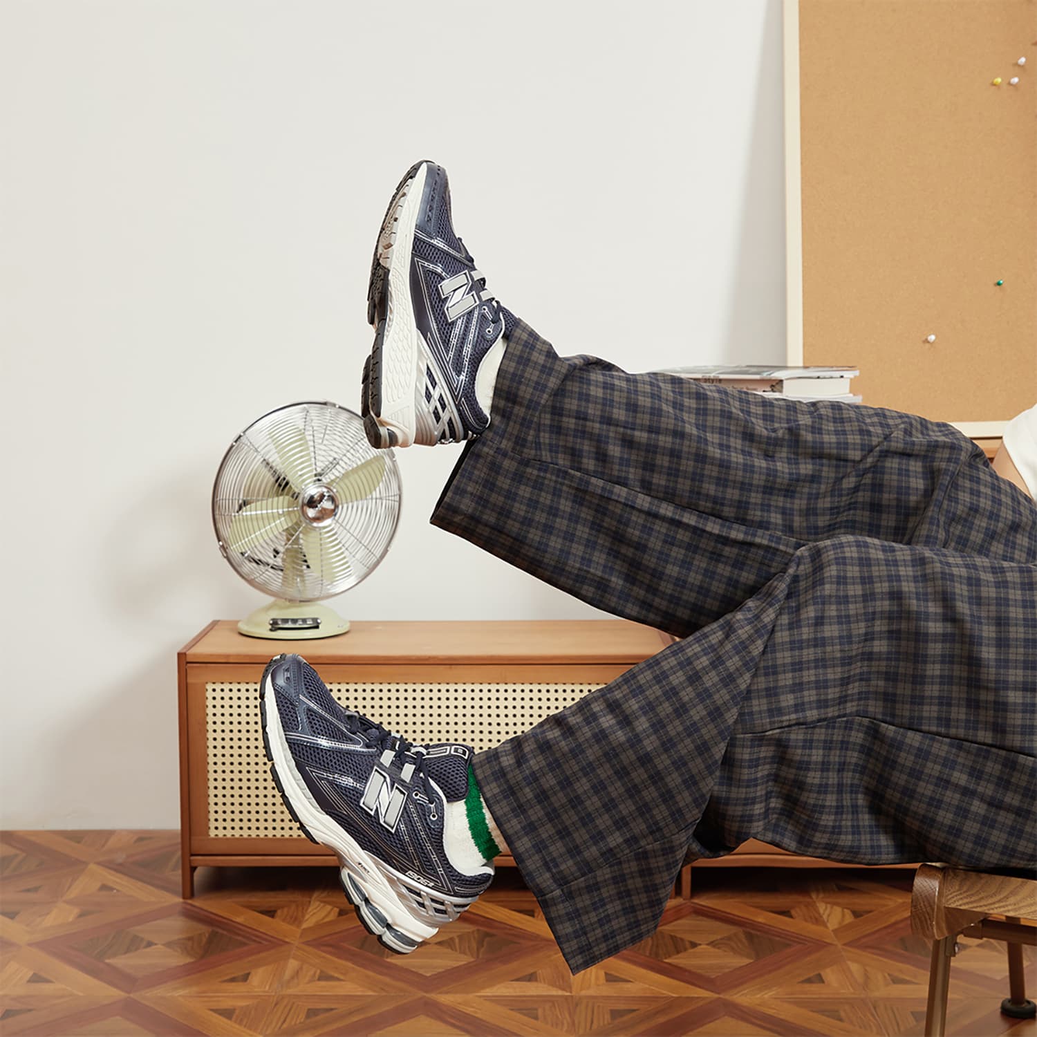 Кроссовки для бега New Balance 1906R Navy - изображение 9