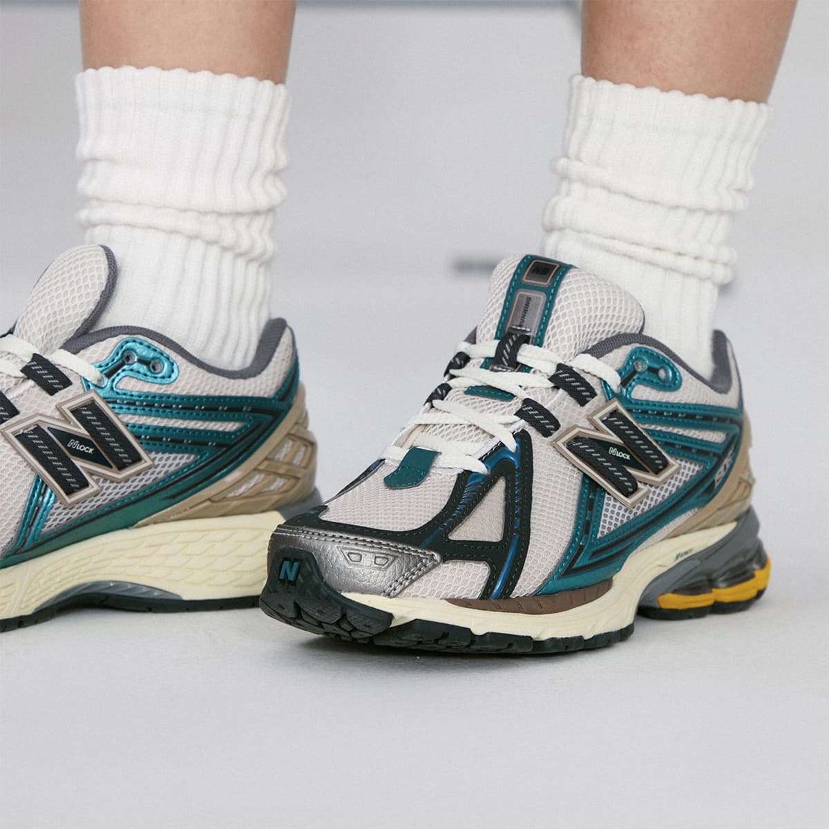 Кроссовки для бега New Balance 1906R - изображение 11