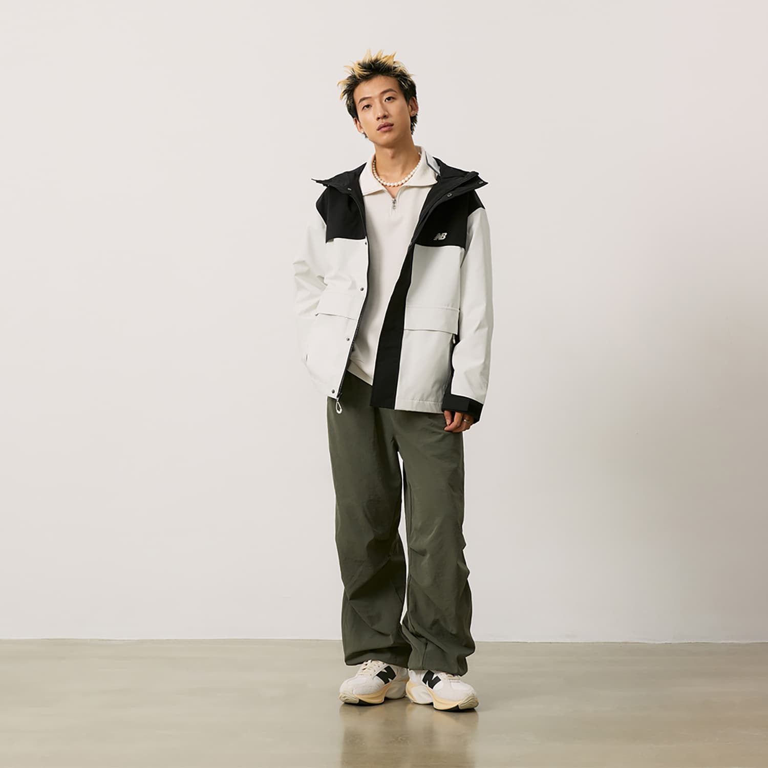 Куртка New Balance Куртки и Пальто Унисекс Кремовый Белый - изображение 7