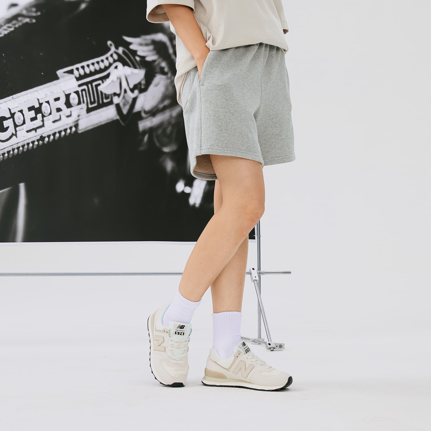 Кроссовки для бега New Balance 574 Off White Black - изображение 12