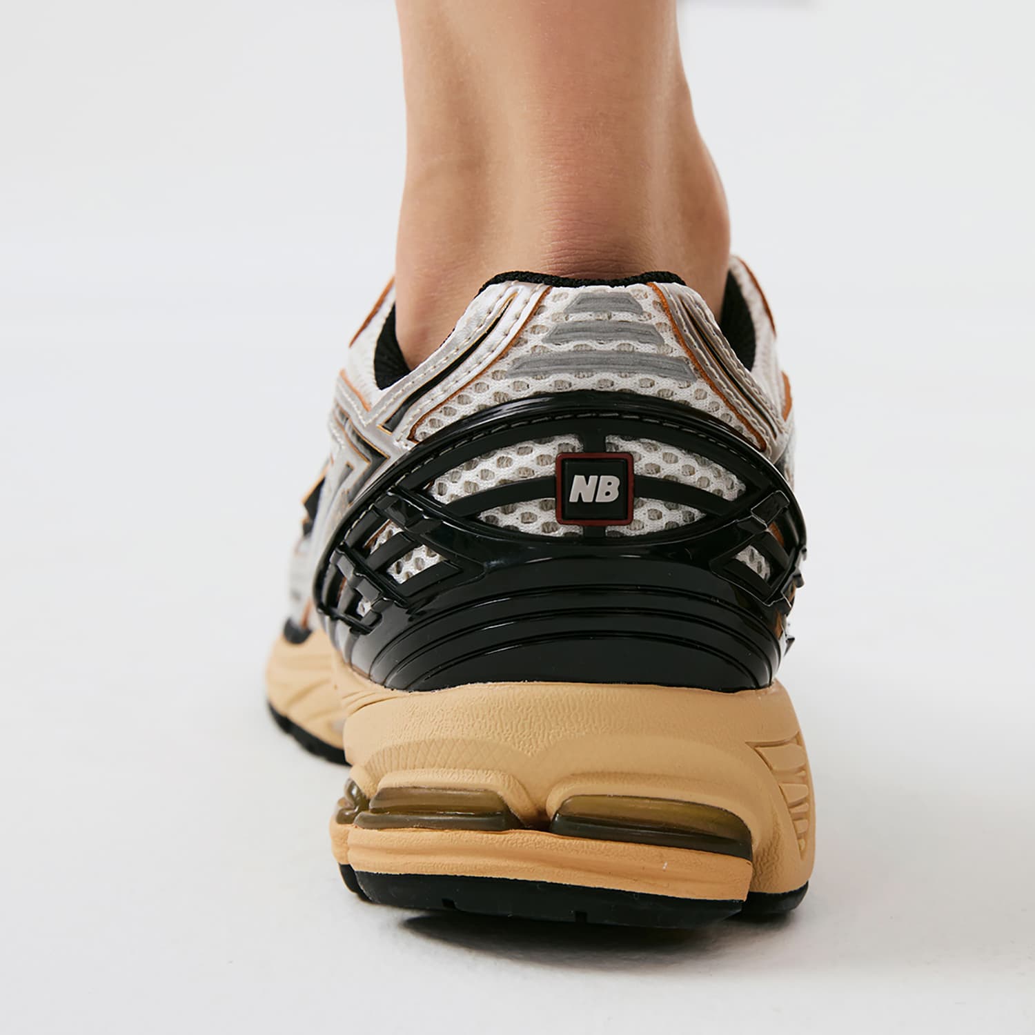 Кроссовки для бега New Balance 1906R Black Silver - изображение 12