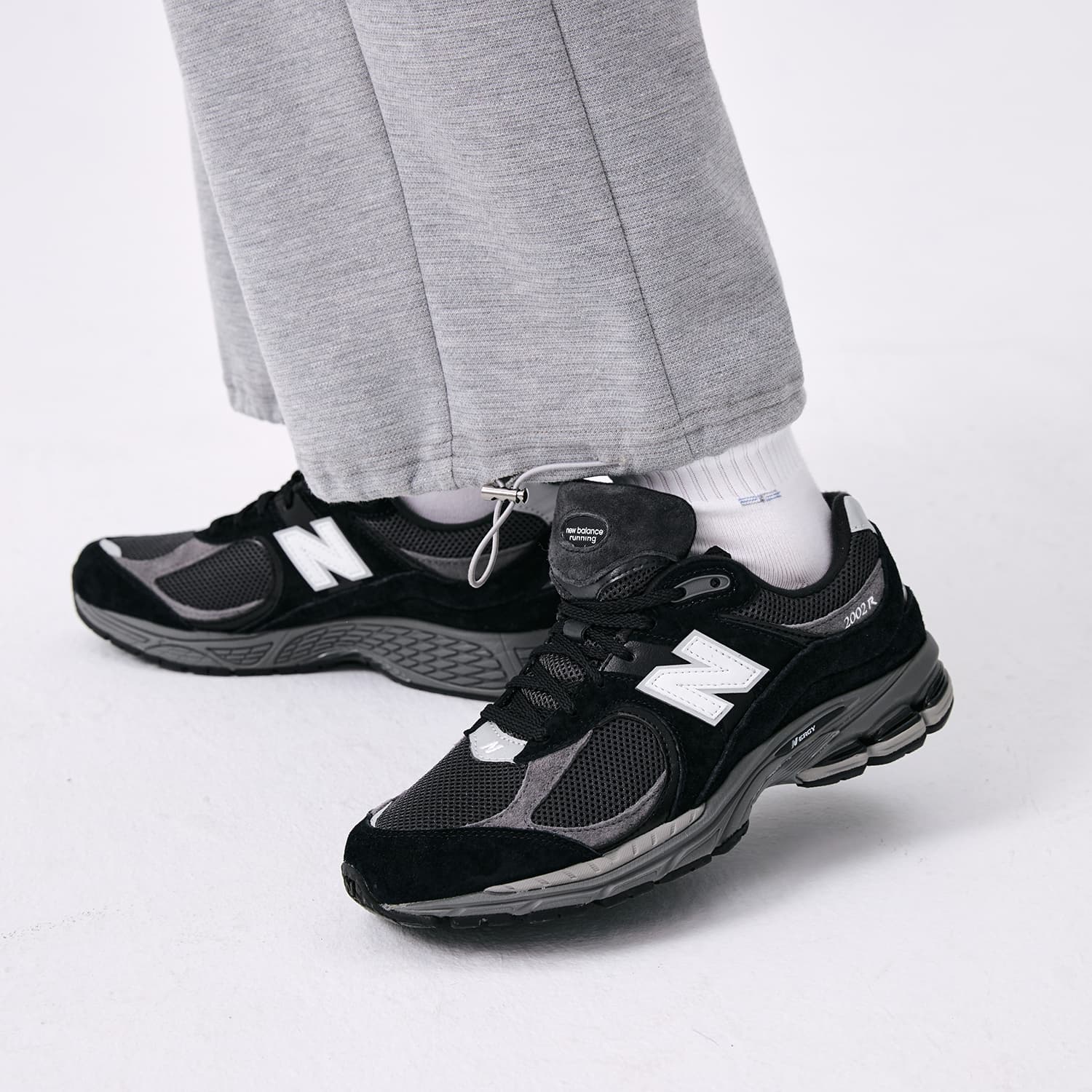 Кроссовки для бега New Balance 2002R Black Grey - изображение 5