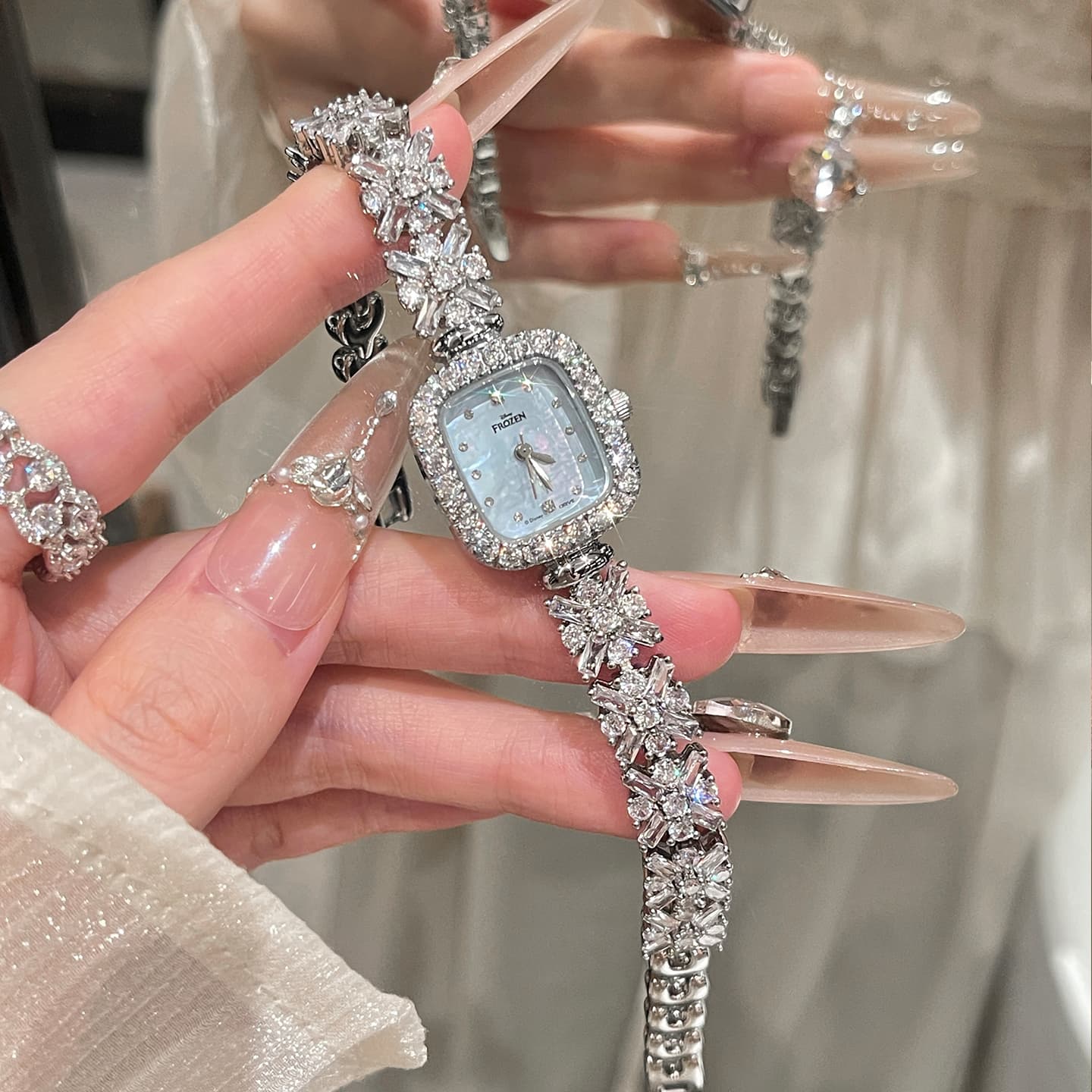 Часы Disney Snowflake Goddess Кварцевый механизм Eco Friendly Медные Шнуровка Часы Женские Часы - изображение 4