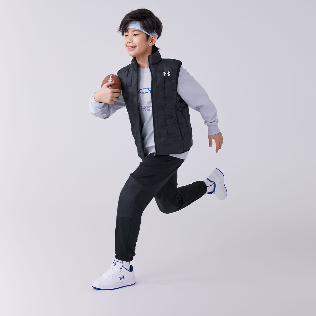 Under Armour Черный Школьный возраст Пуховые жилеты - изображение 3