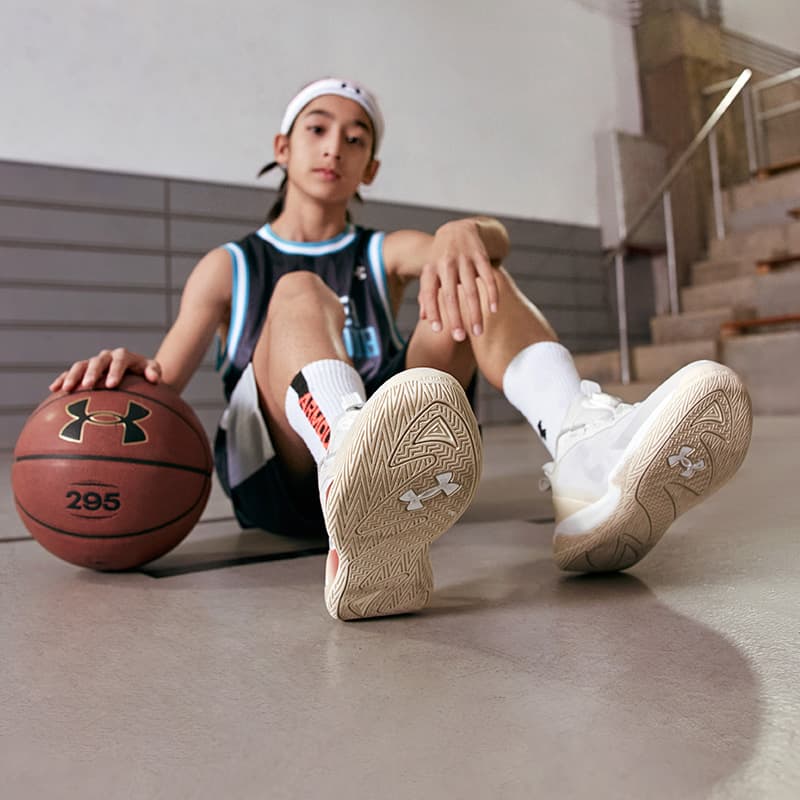 Кроссовки для баскетбола Under Armour Basketball Collection Баскетбольные кроссовки для детей - изображение 7